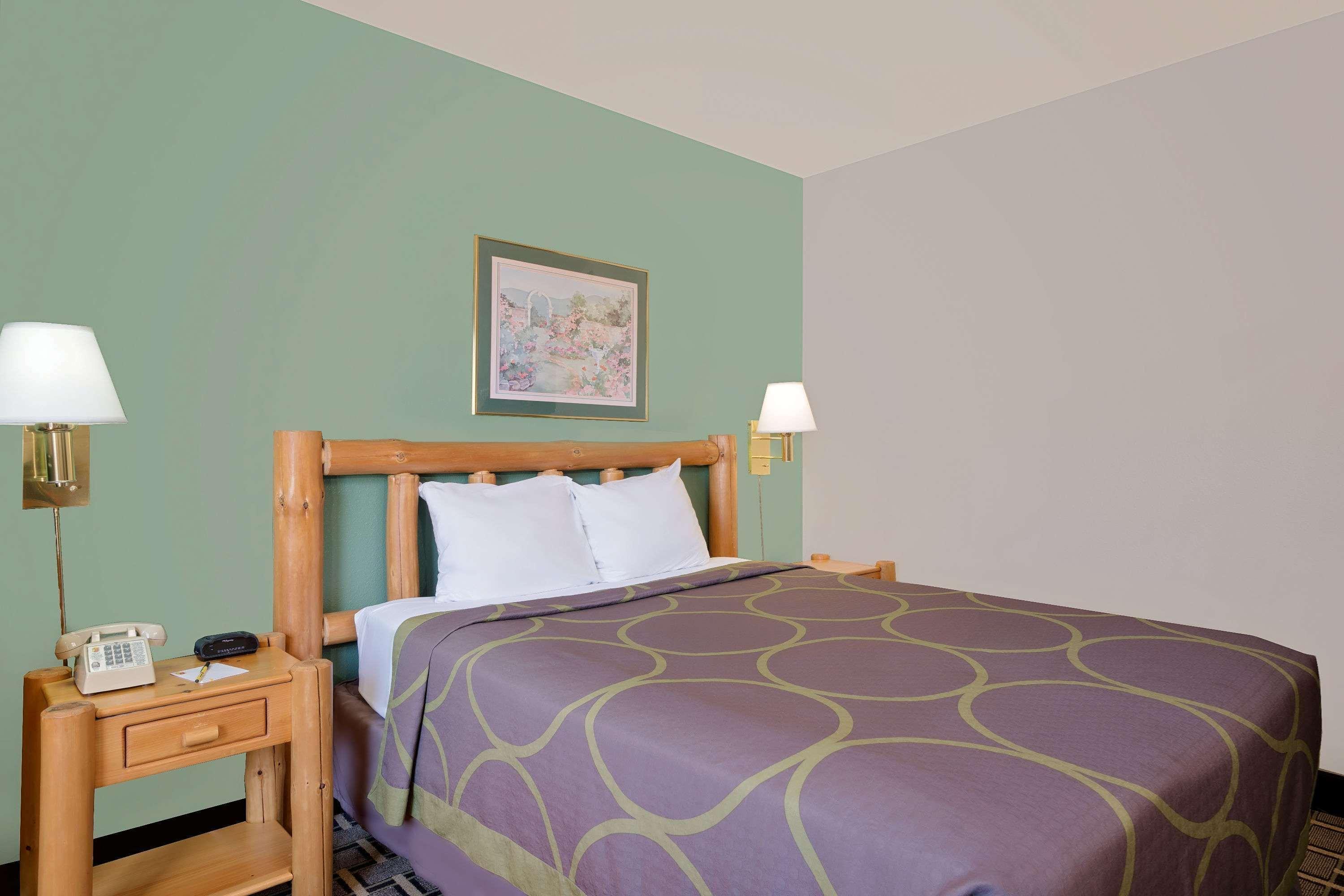 Super 8 By Wyndham Cloquet Exterior foto