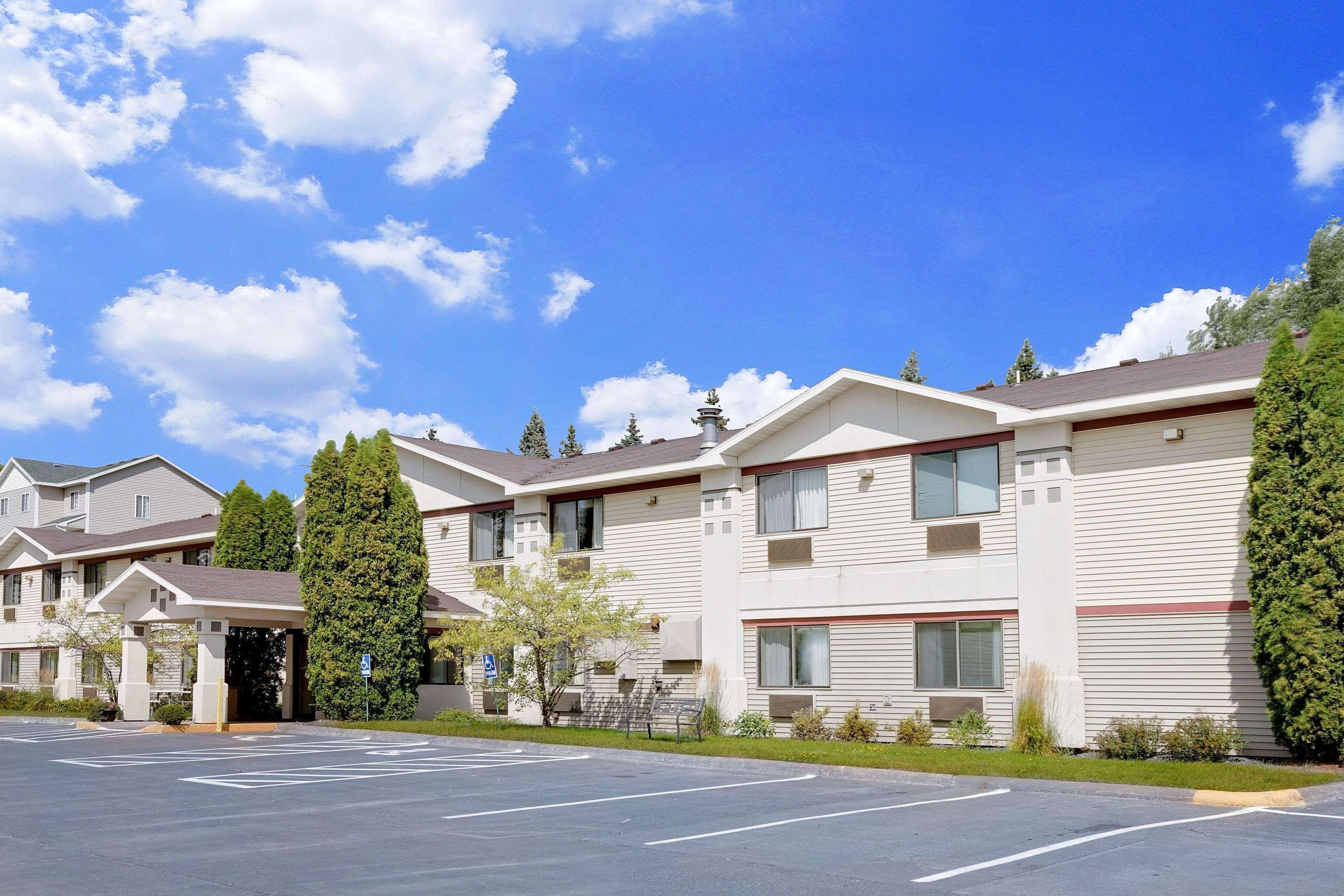Super 8 By Wyndham Cloquet Exterior foto