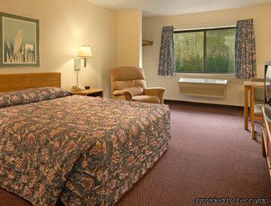 Super 8 By Wyndham Cloquet Quarto foto